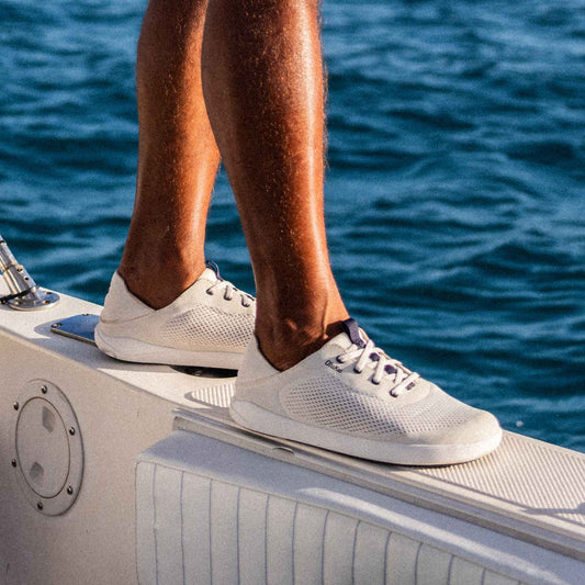 OluKai Men | Moku Pae - White Sand / Trench Blue