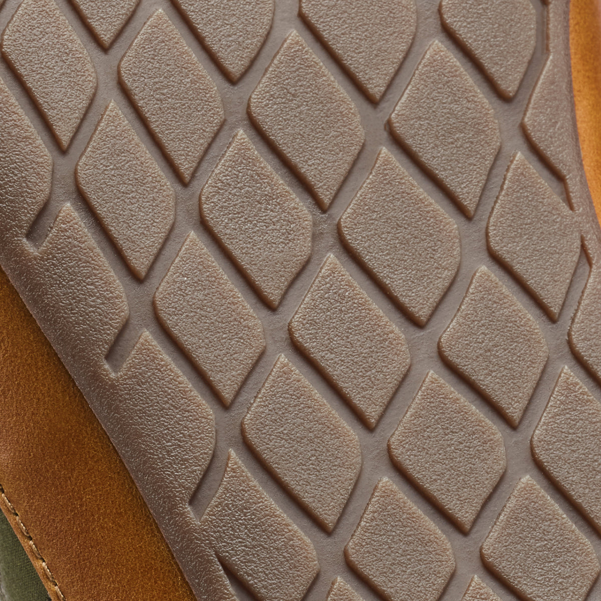 OluKai Men | Hanohano Men’s Waxed Canvas Slippers - Husk