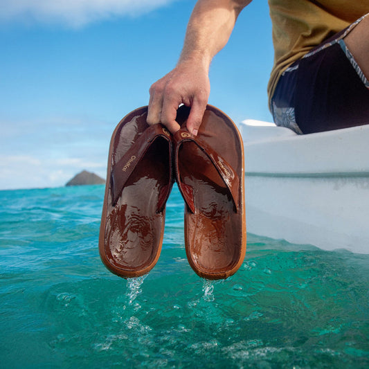 OluKai Men | Pili Men’s Waterproof Leather Sandals - Fox