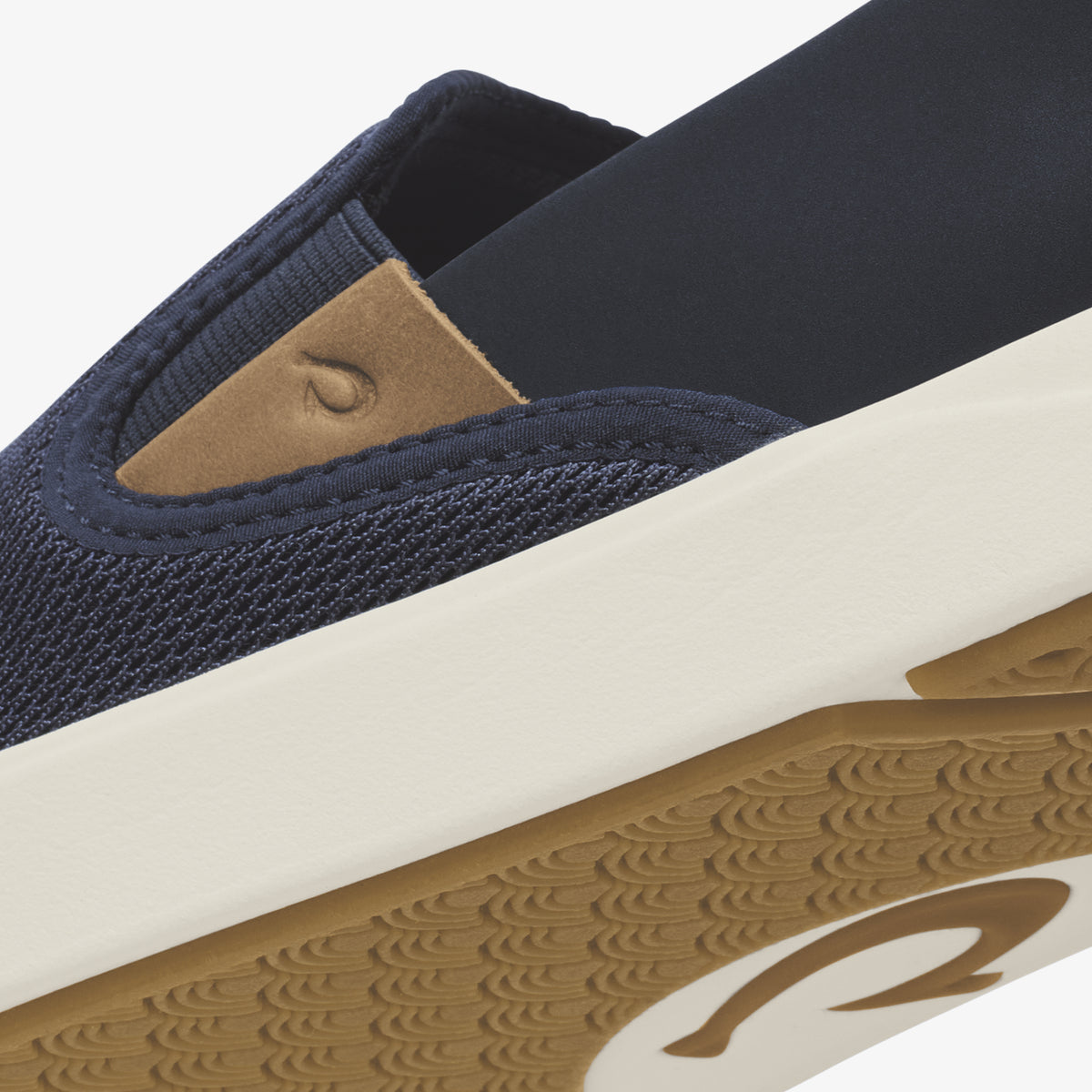 OluKai Men|New Arrivals | Lae'ahi Nui - Trench Blue / Tan