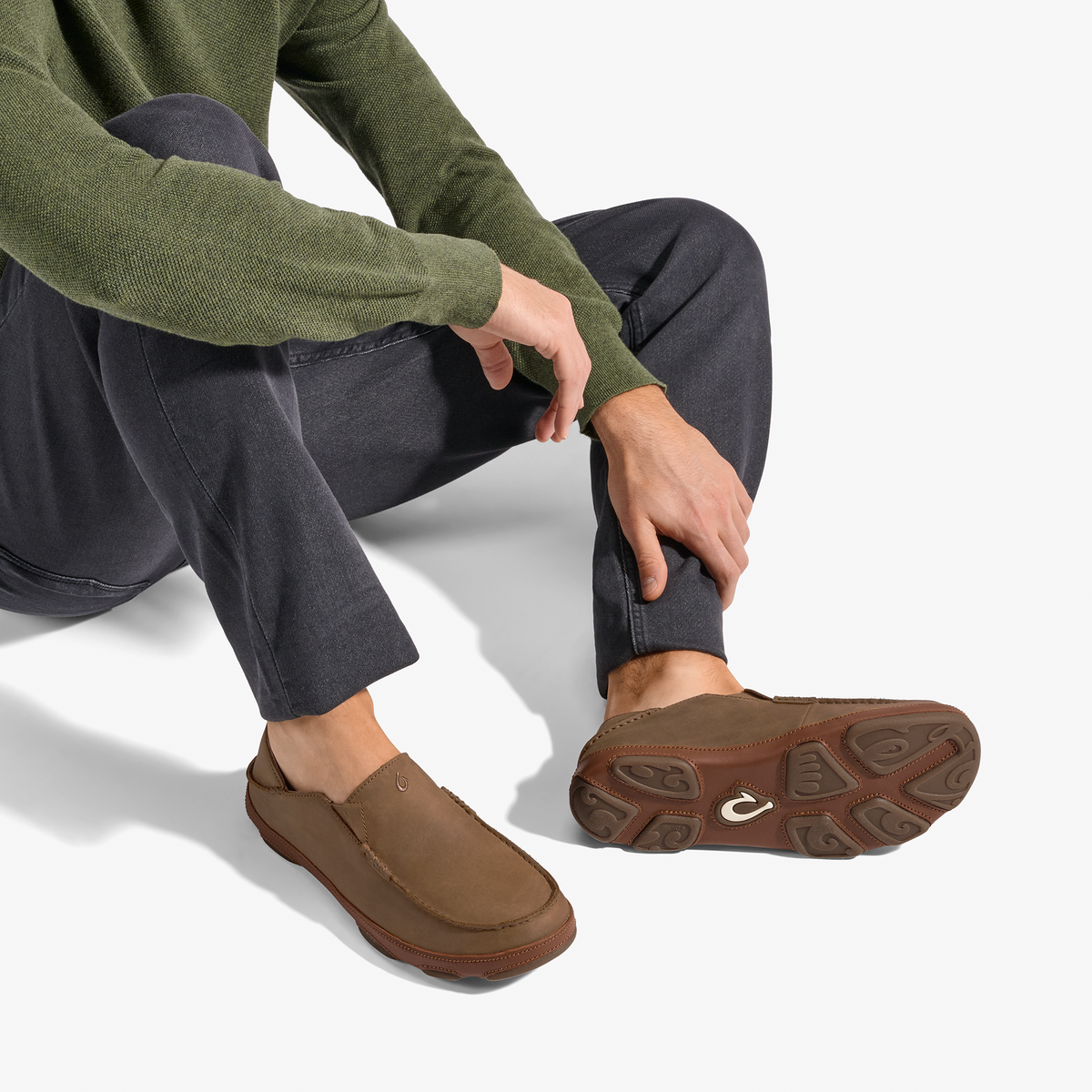 OluKai Men | Moloā Men's Leather Slip On Shoes - Ray / Toffee