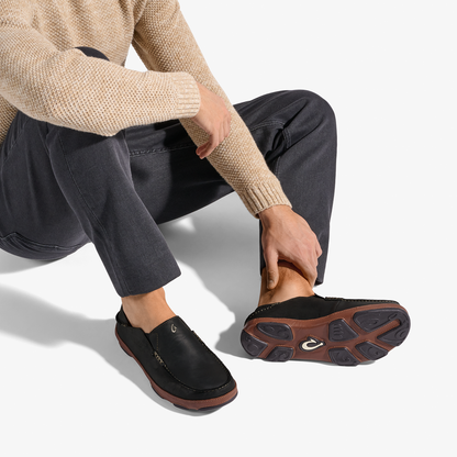 OluKai Men | Moloā Men's Leather Slip On Shoes - Black / Toffee
