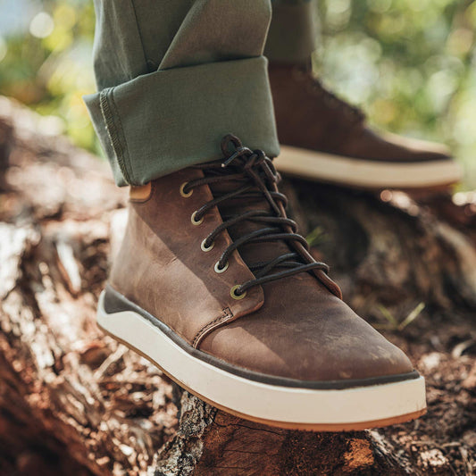 OluKai Men | Kekaha Men’s Chukka Boots - Toffee / Off White