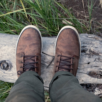 OluKai Men | Kekaha Men’s Chukka Boots - Toffee / Off White