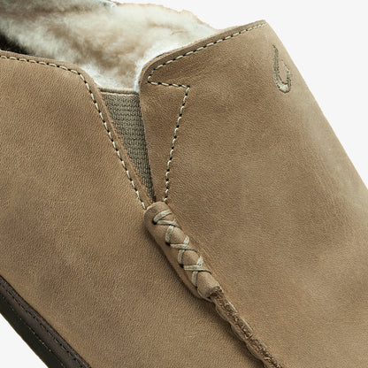 OluKai Men | Moloā Slipper - Clay / Dk Java