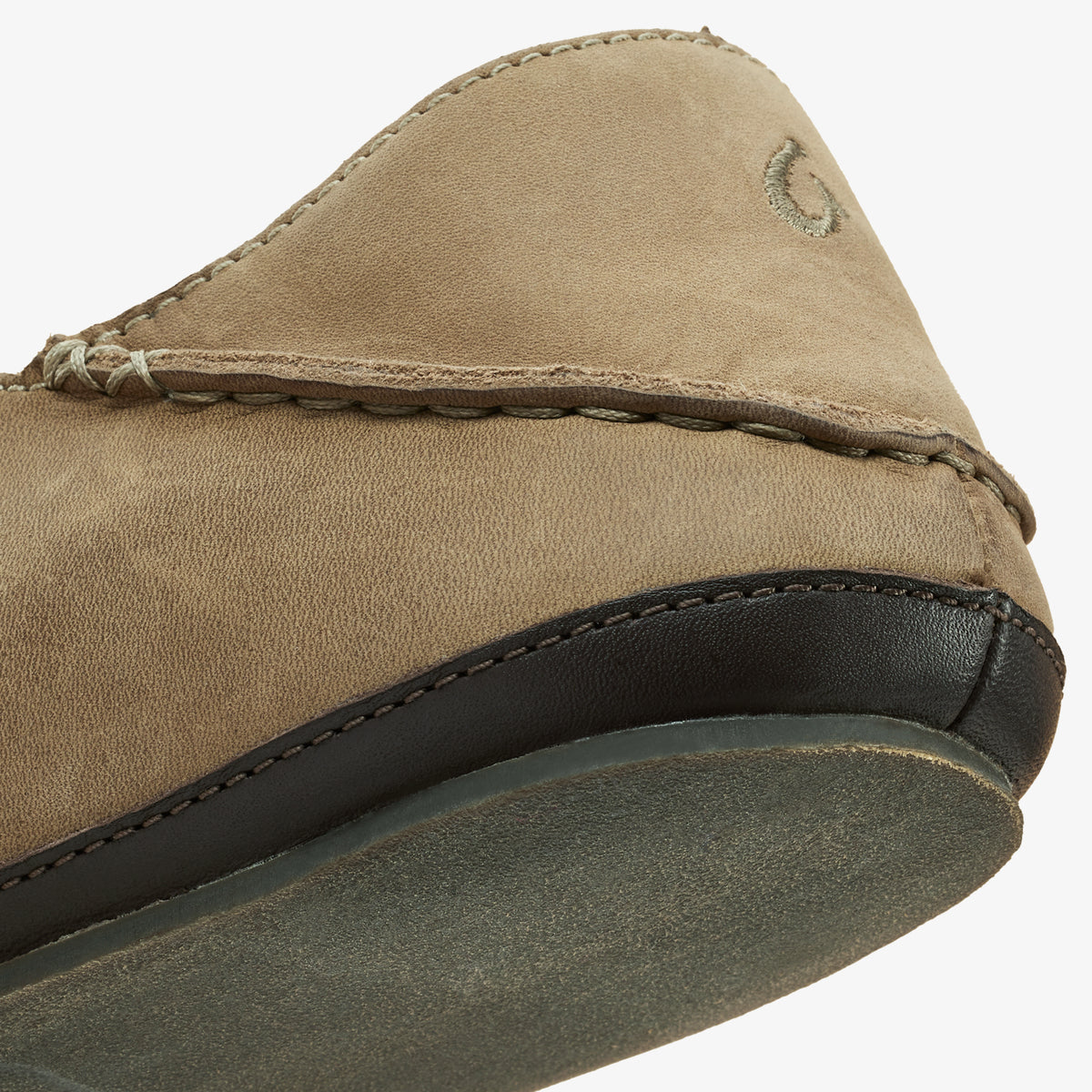 OluKai Men | Moloā Slipper - Clay / Dk Java