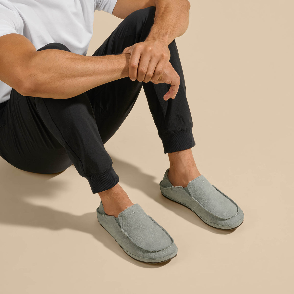 OluKai Men | Moloā Men's Leather Slippers - Kona Coffee