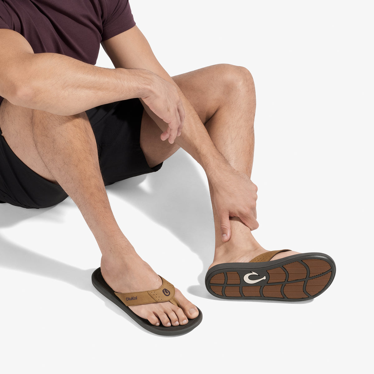 OluKai Men|New Arrivals | Pili - Tan / Dark Java