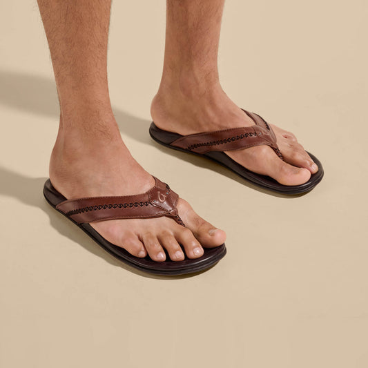 OluKai Men | Mea Ola Men's Leather Sandals - Tan / Dark Java