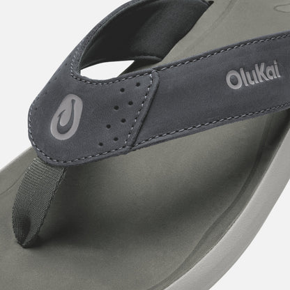 OluKai Men | Pili - Rock / Ash