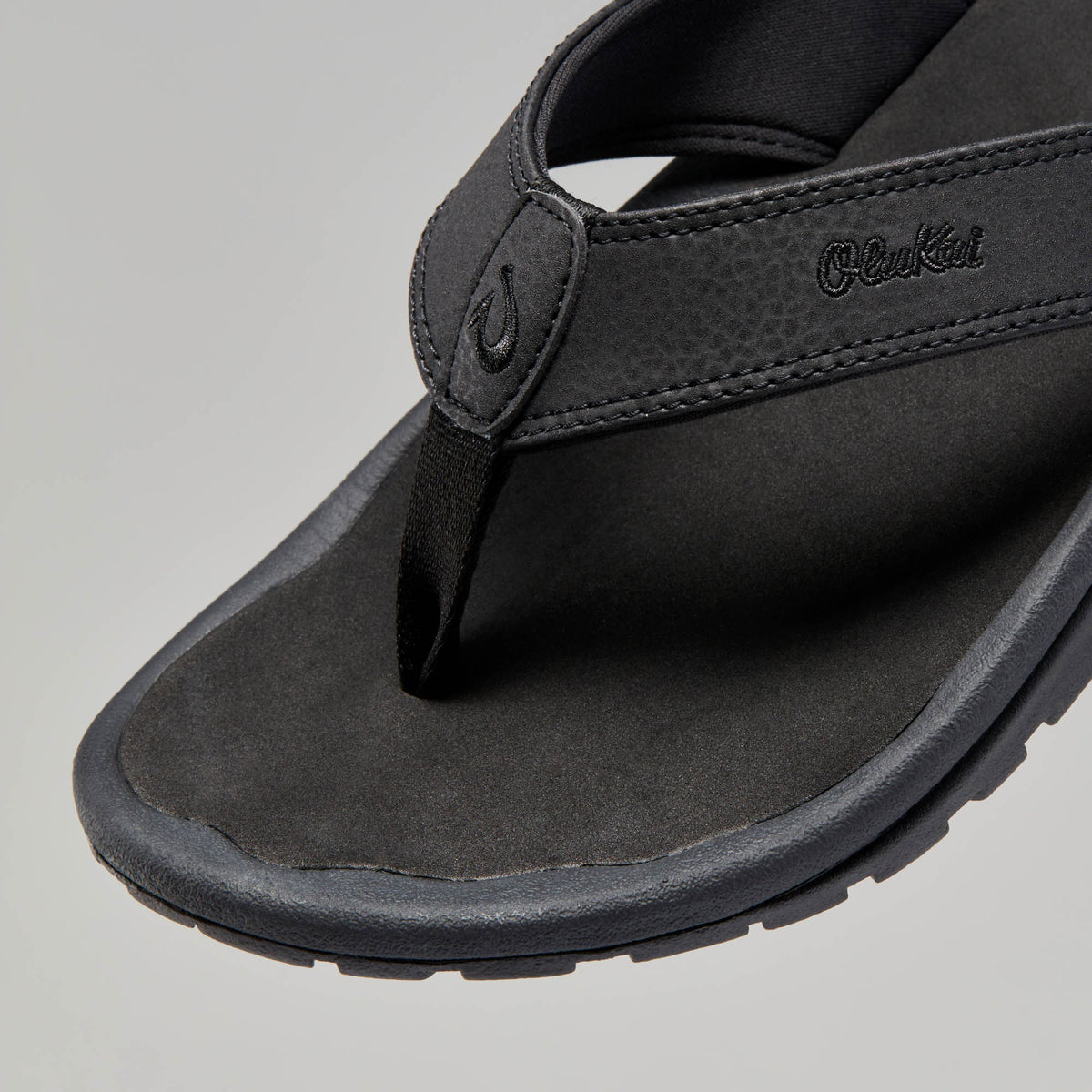 OluKai Men | ‘Ohana Men's Best Selling Beach Sandals - Black
