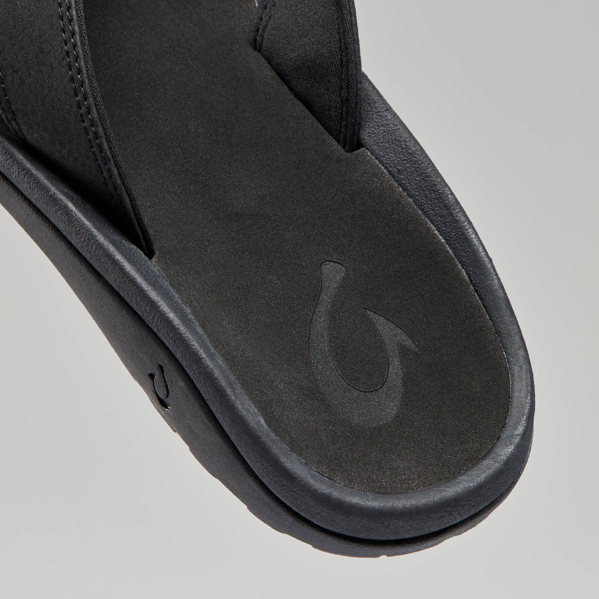 OluKai Men | ‘Ohana Men's Best Selling Beach Sandals - Black