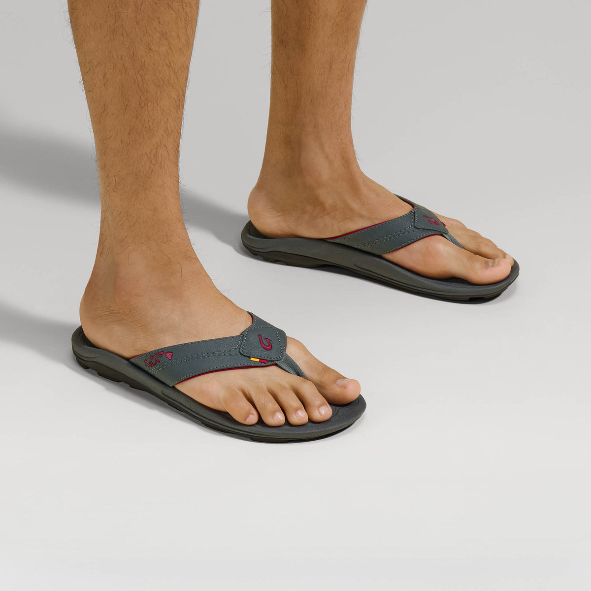 OluKai Men | Kīpī Men’s Comfortable Beach Sandals - Dark Shadow