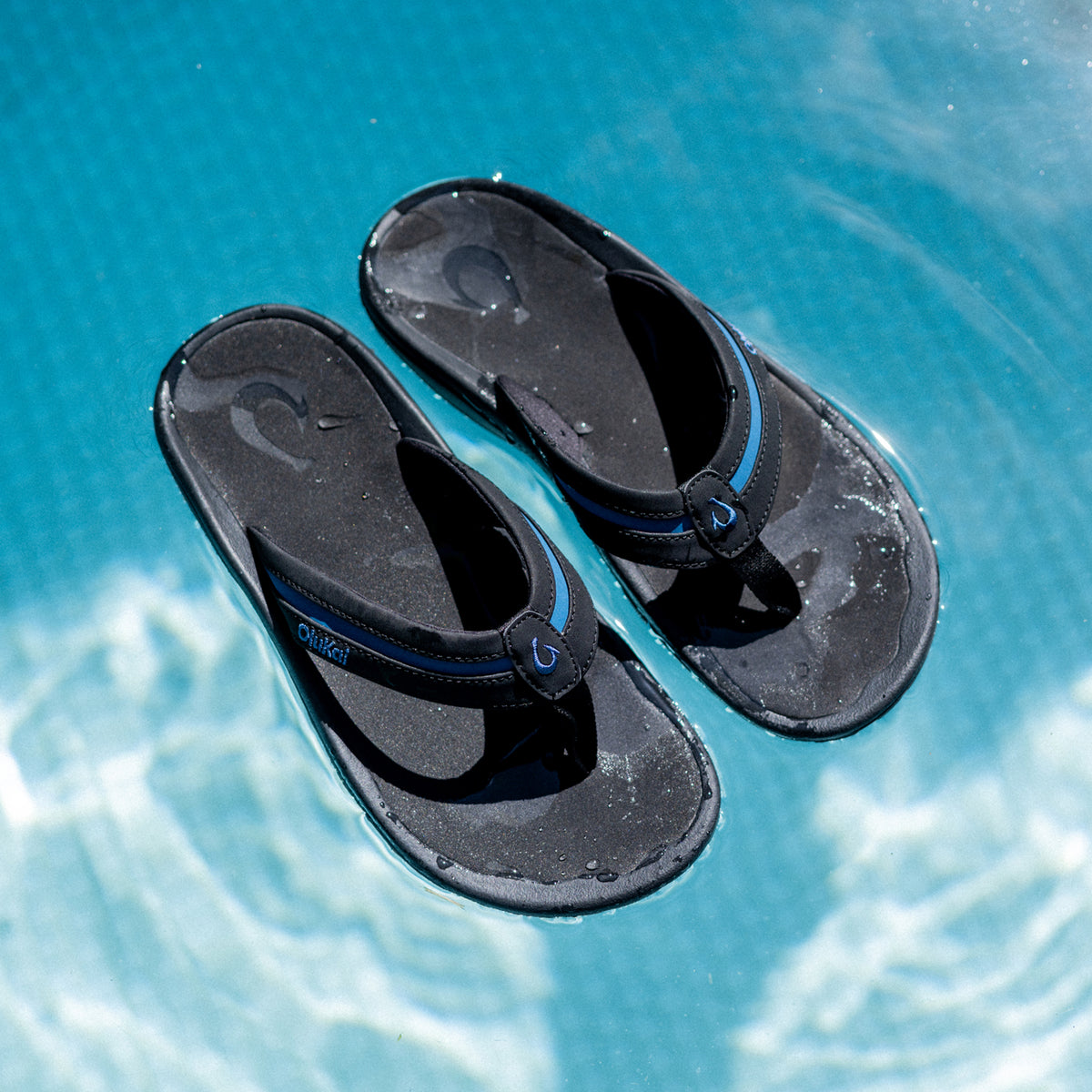 OluKai Men | ʻOhana Pālua - Black / Slate Blue