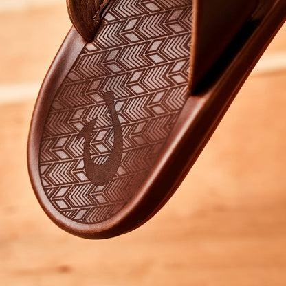 OluKai Men | ‘Ilikai Men‘s Leather Sandals - Toffee