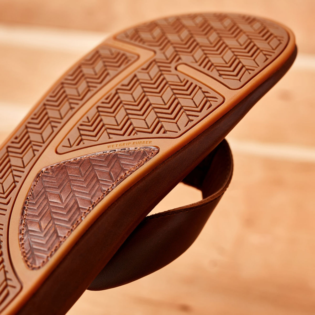 OluKai Men | ‘Ilikai Men‘s Leather Sandals - Toffee