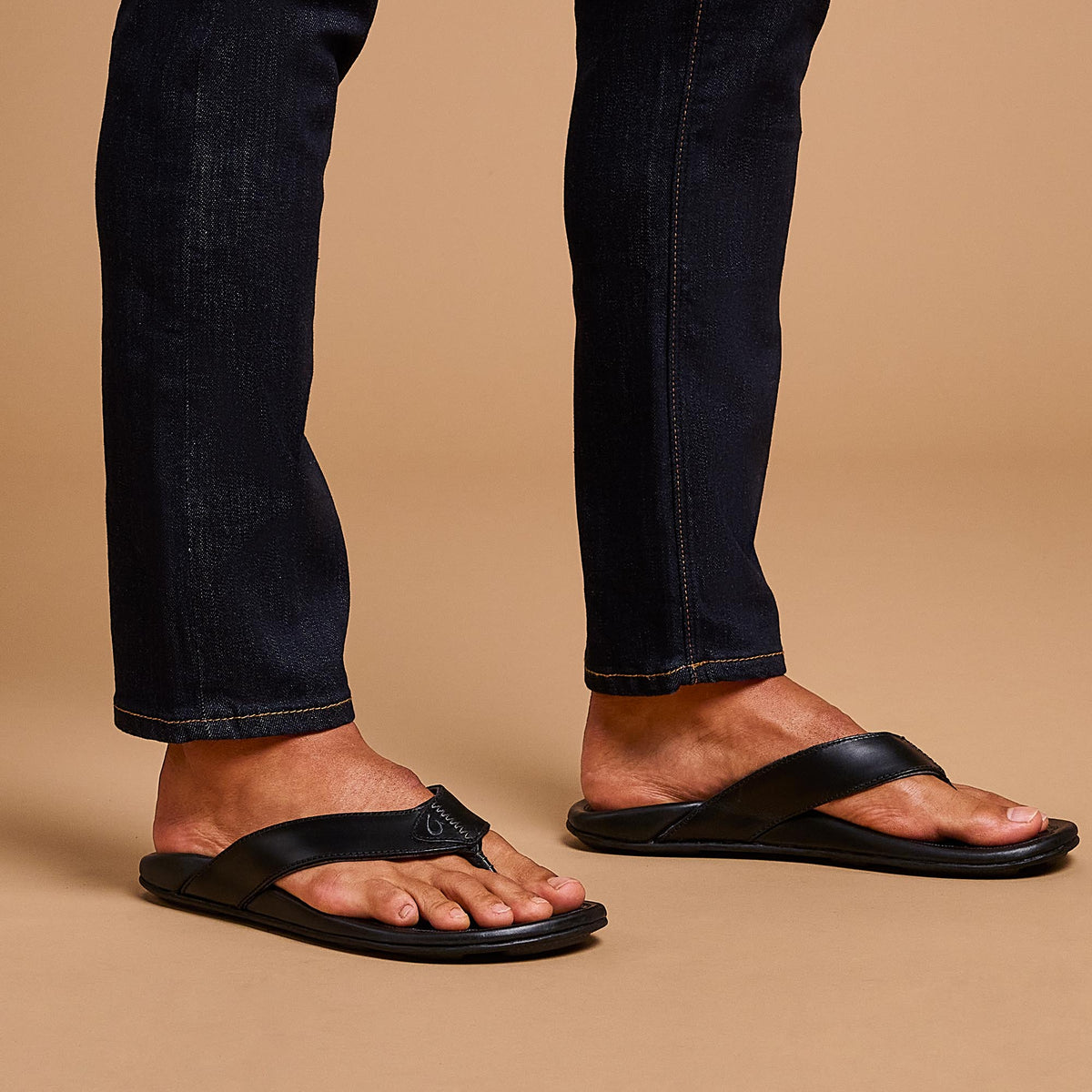 OluKai Men | Mekila Men's Full-Grain Leather Beach Sandals - Black