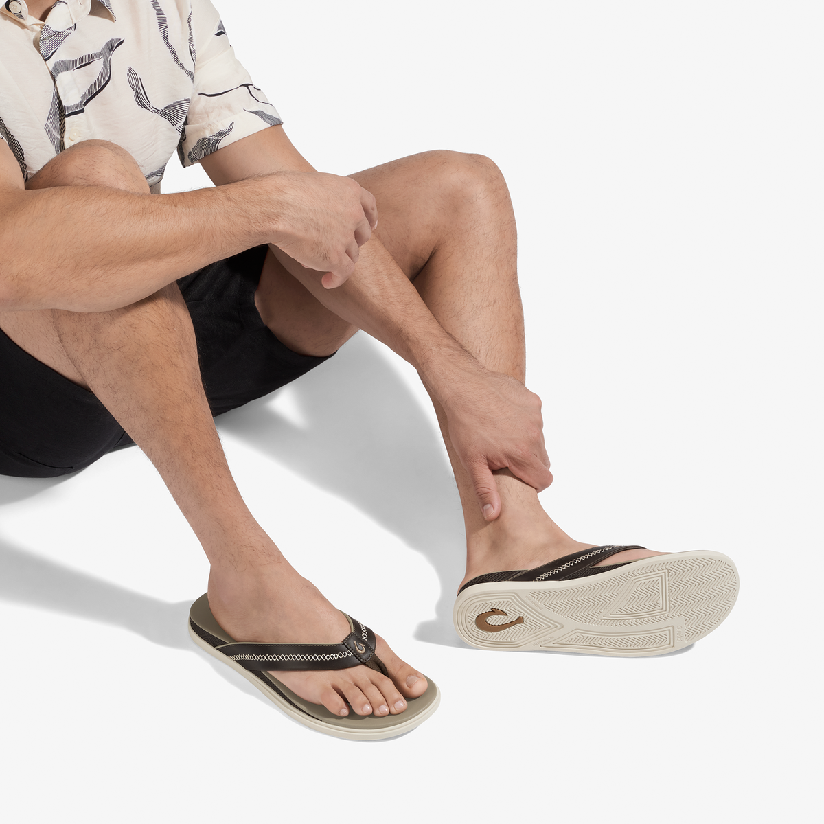 OluKai Men | Shoreline - Mustang / Clay