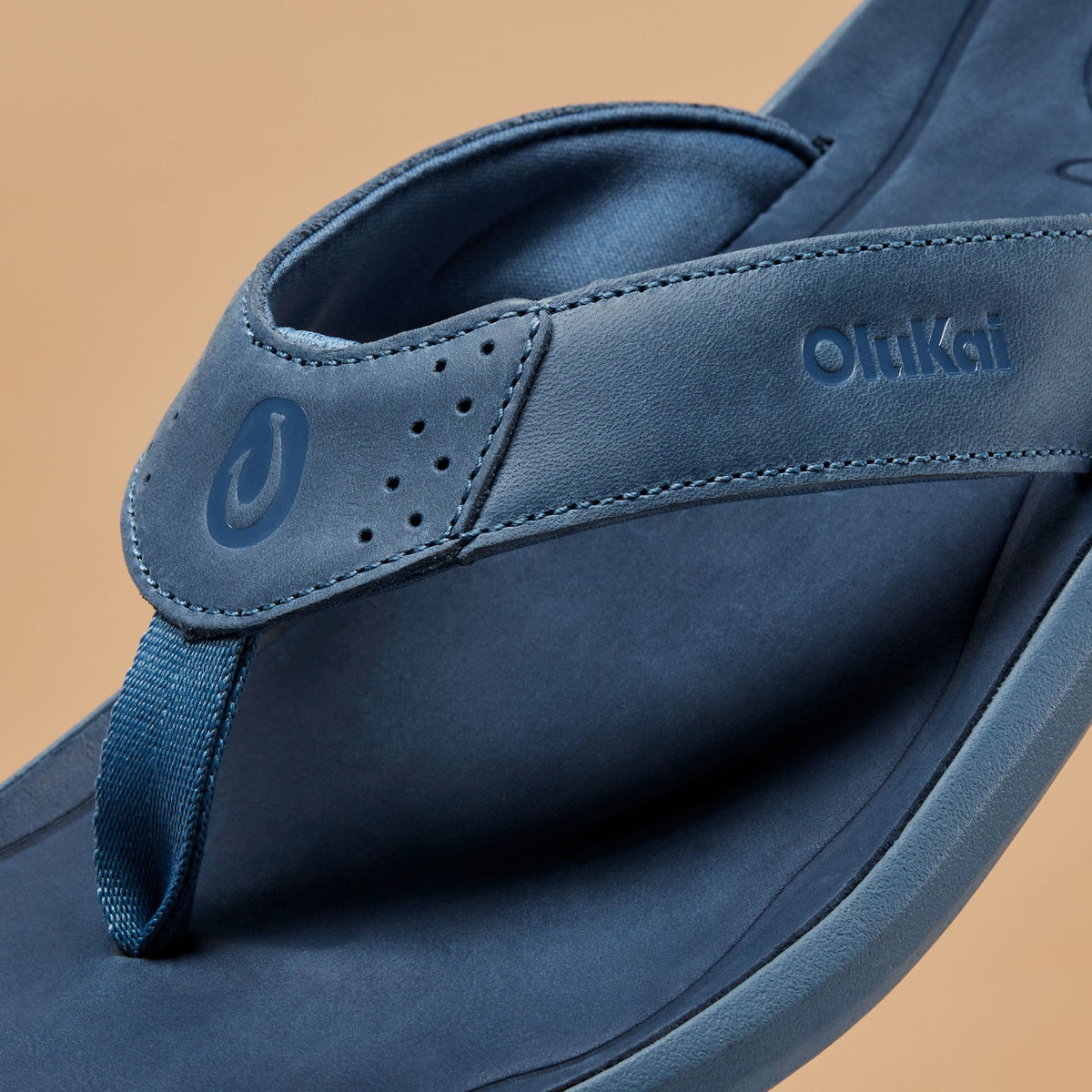 OluKai Men | Pili Men’s Waterproof Leather Sandals - Blue Fog / Coastal Blue