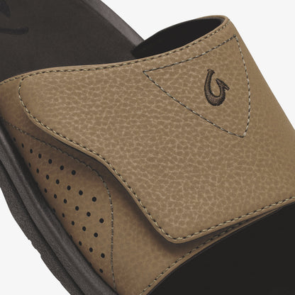 OluKai Men | Nalu Slide - Tan / Dk Java