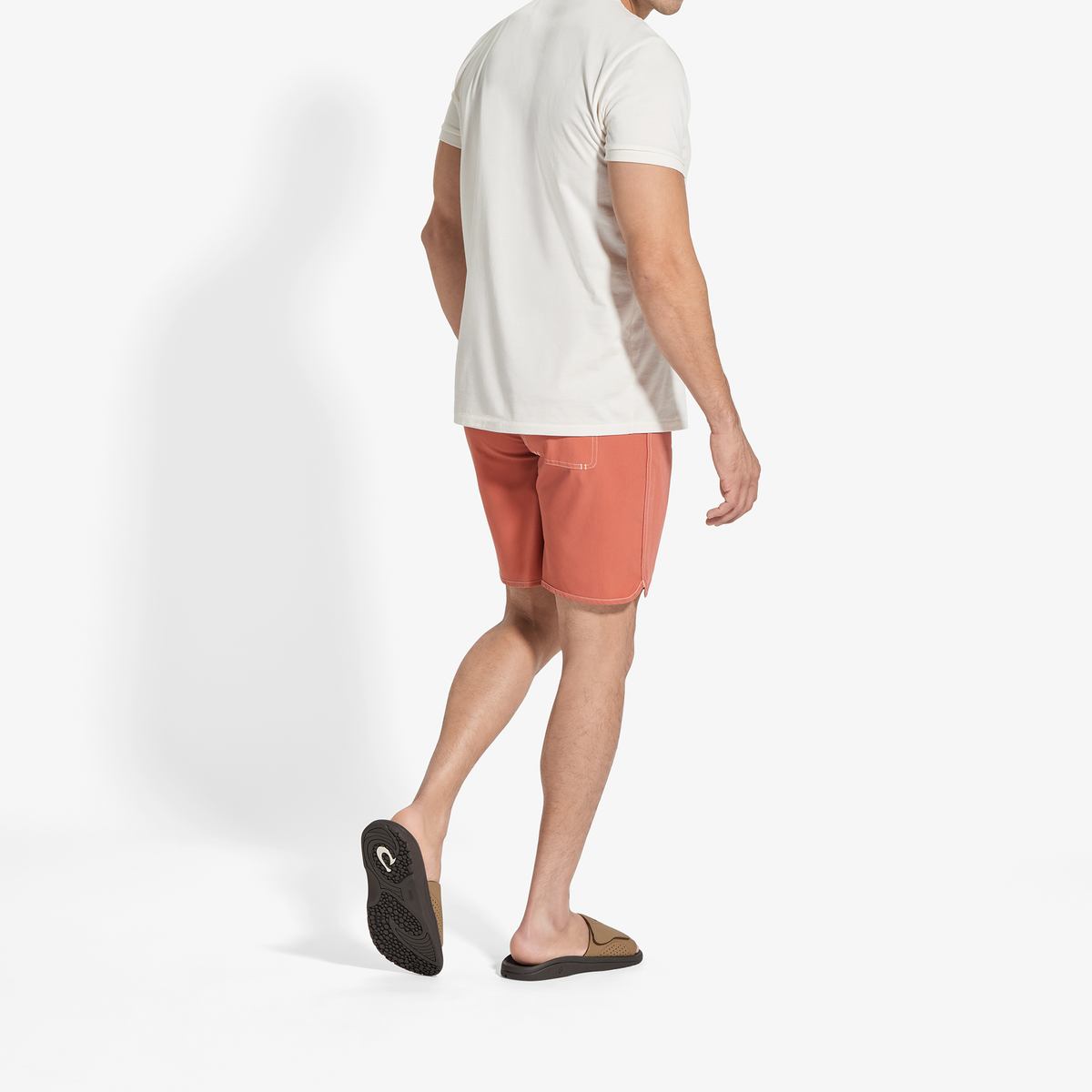 OluKai Men | Nalu Slide - Tan / Dk Java