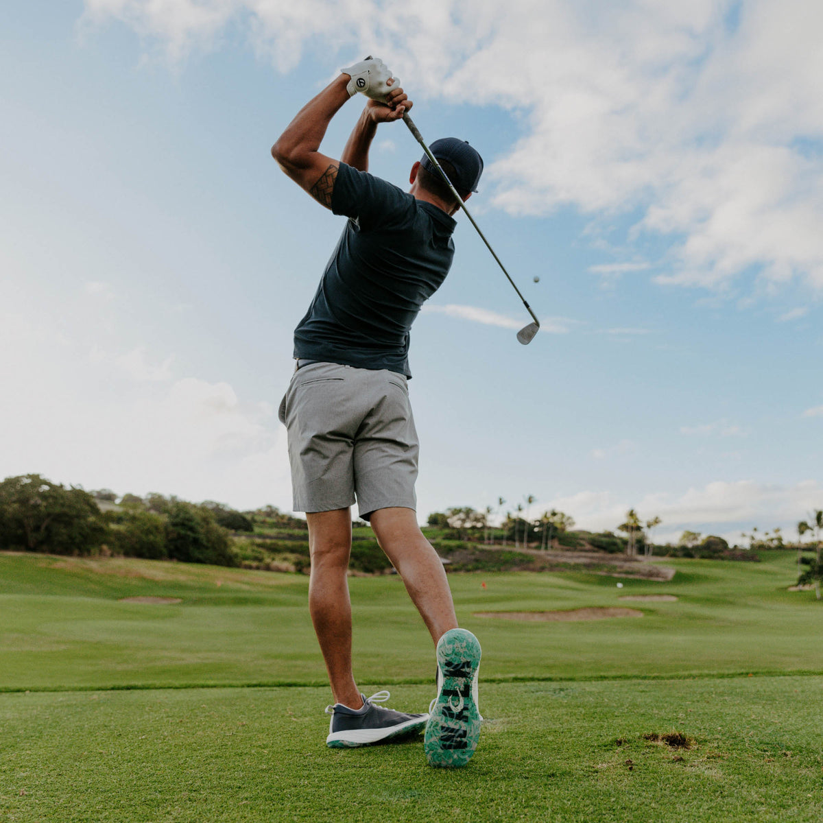 OluKai Men | Mākena Men’s Waterproof Golf Shoes - Mood Indigo