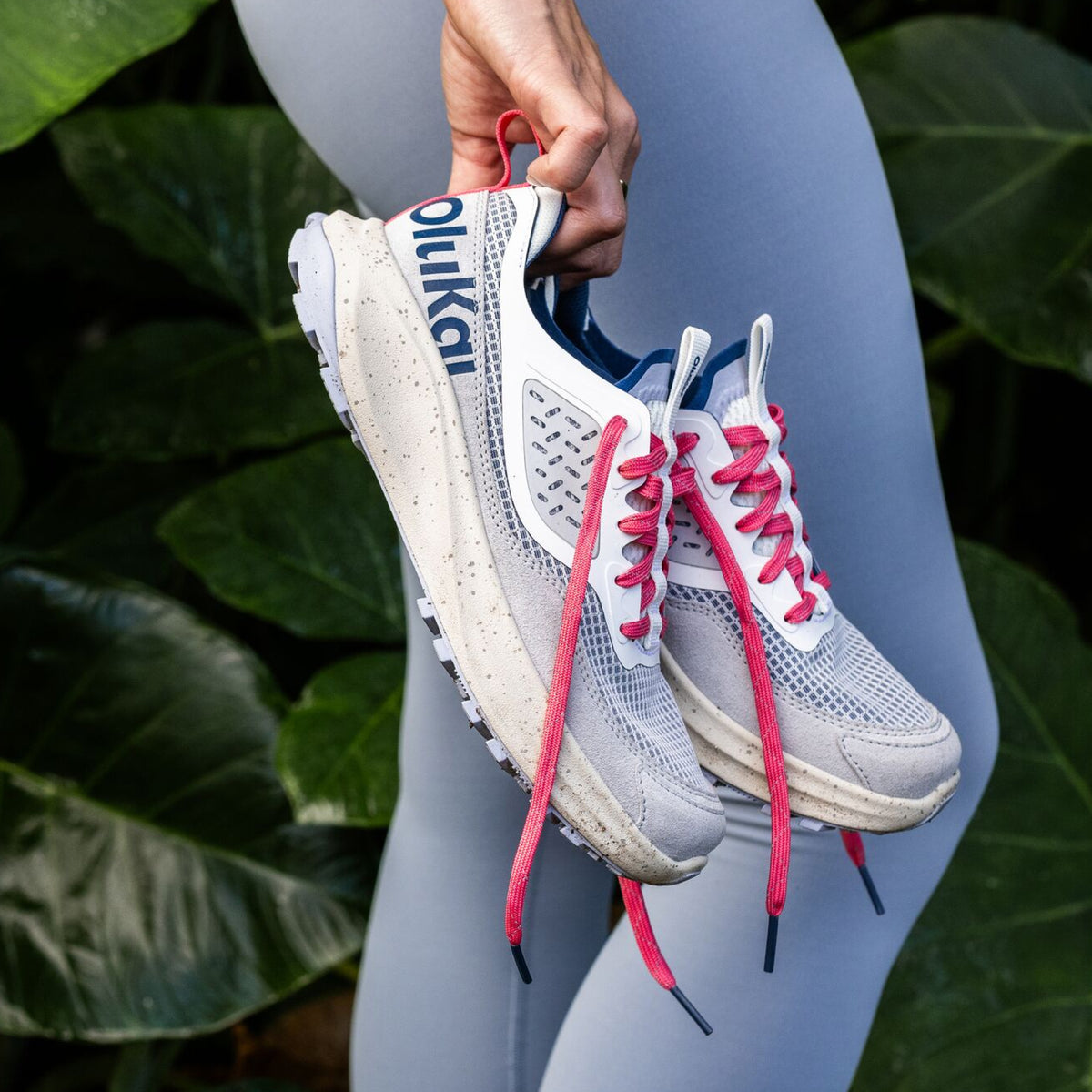 OluKai Women | Makiki - Bright White / Coastal Blue | Olukai