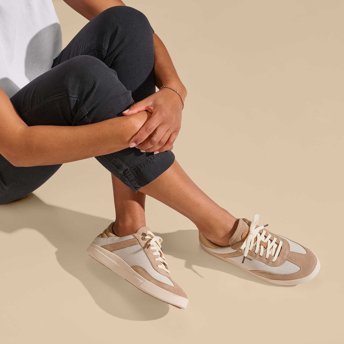 OluKai Women | Kīlea Women’s Sneaker Shoes - Tan / Tapa