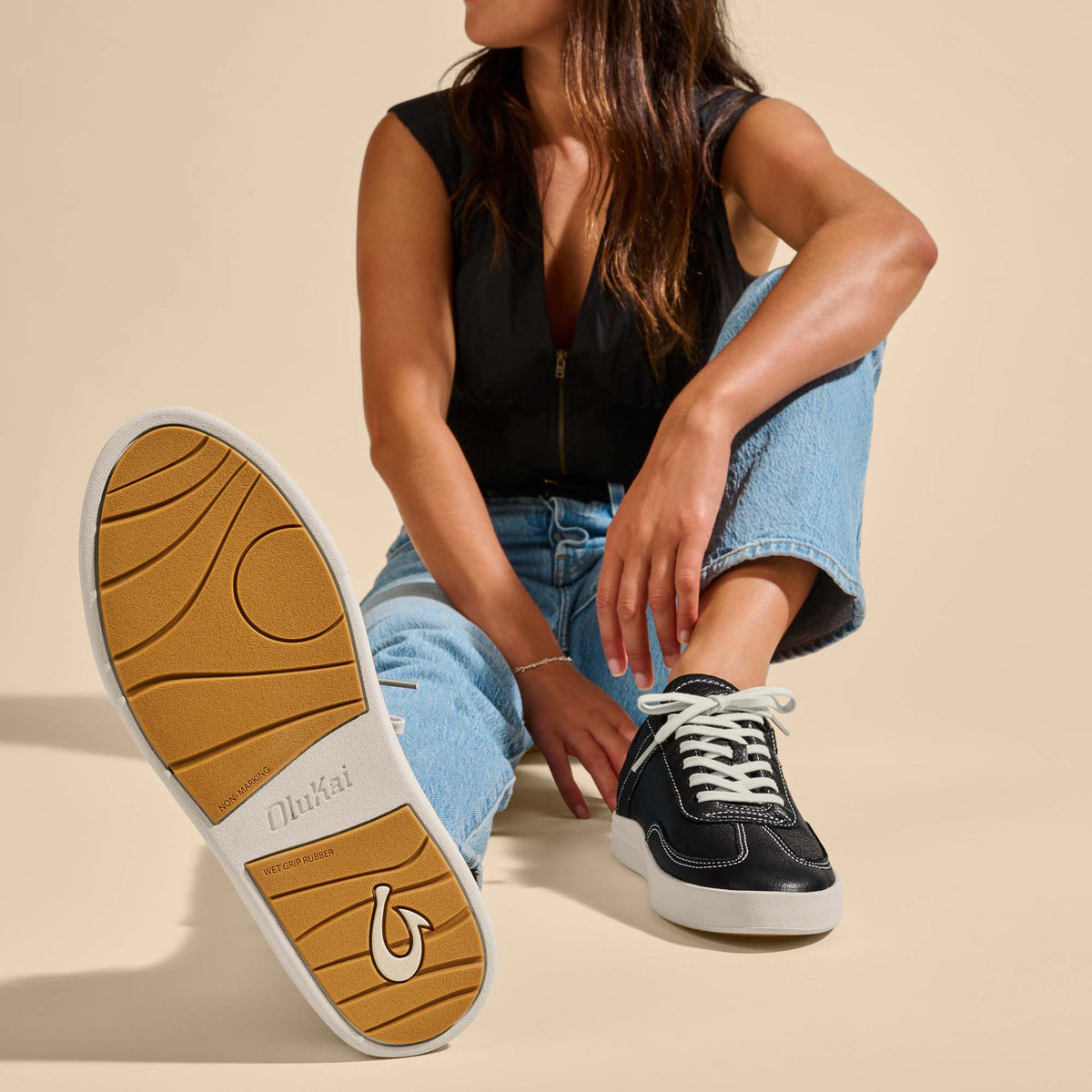 OluKai Women | Hā‘upu Women’s Leather Sneakers - Onyx