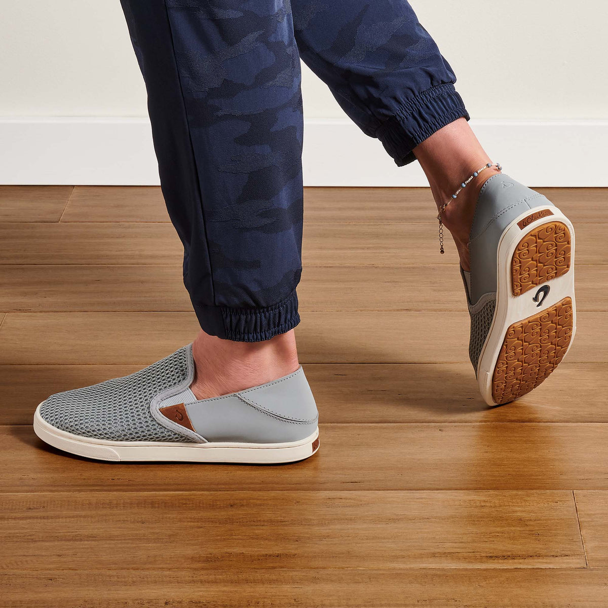 OluKai Women | OluKai Pehuea - Pale Grey | Women's Sneakers