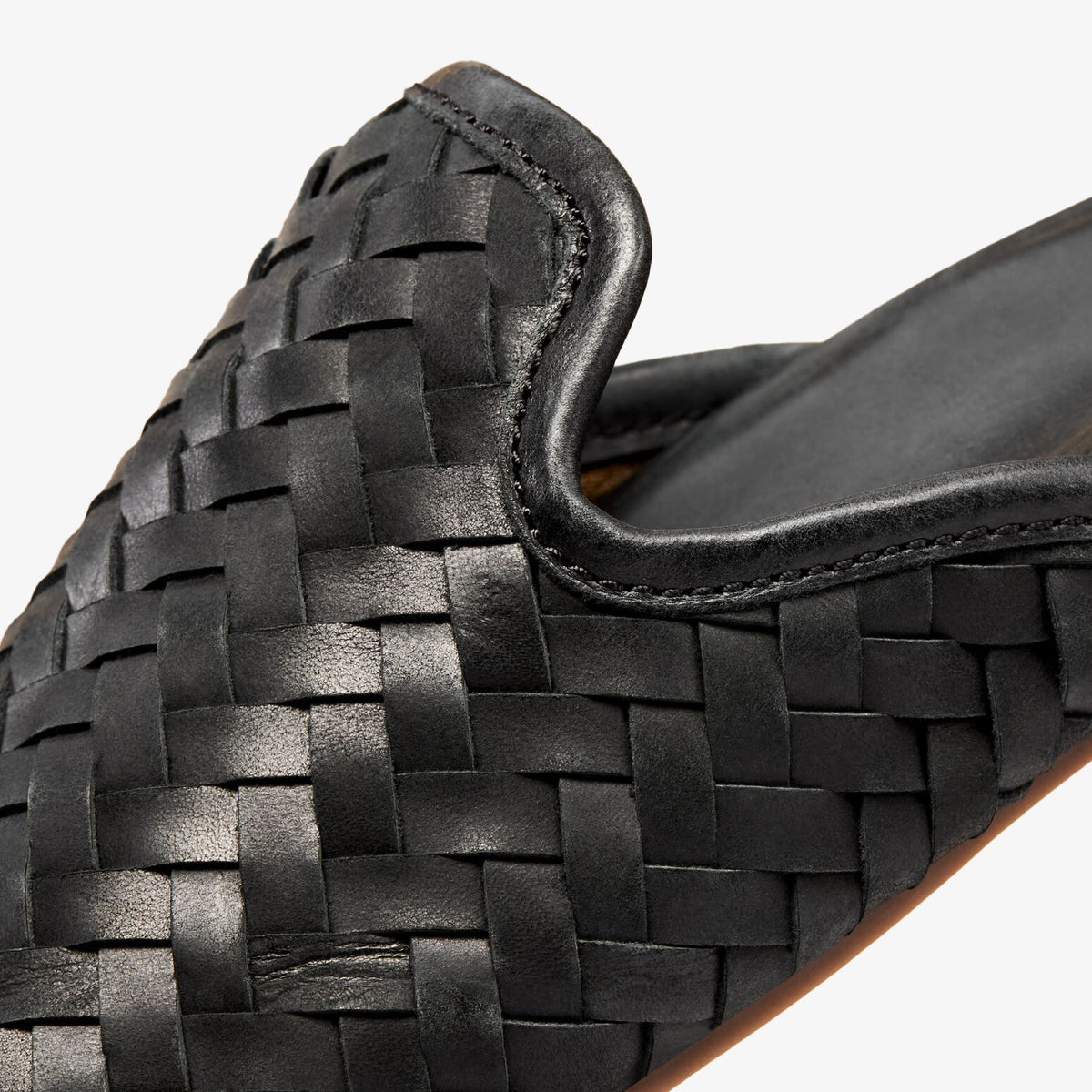 OluKai Women | Mi'i - Onyx / Onyx