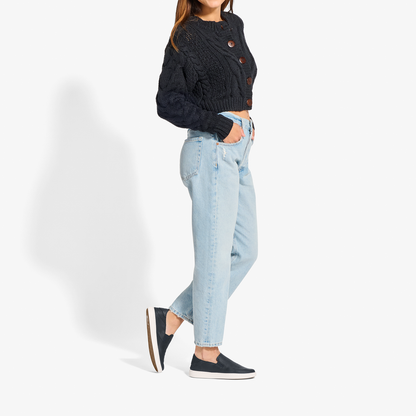 OluKai Women | Pehuea Leather - Onyx / Onyx