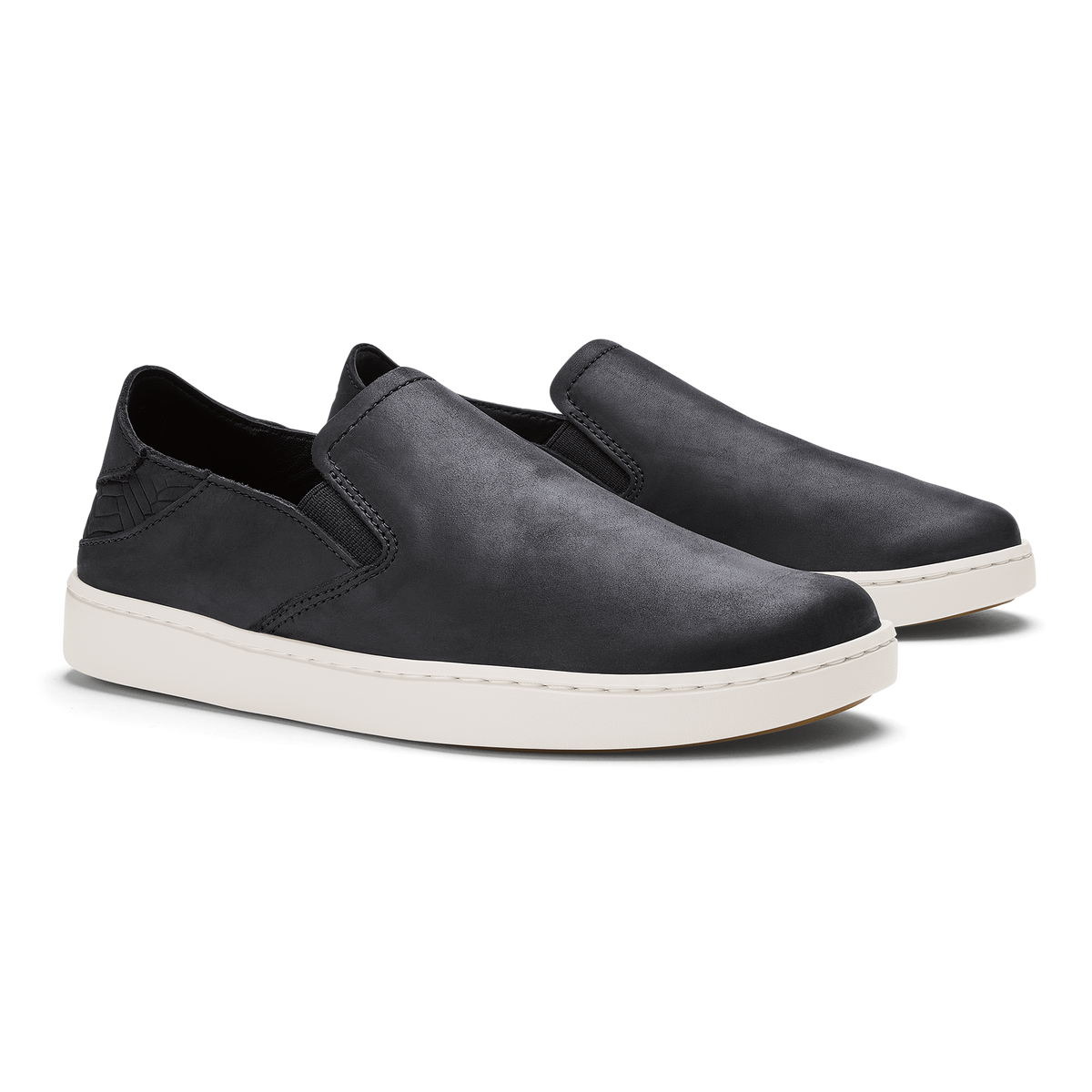OluKai Women | Pehuea Leather - Onyx / Onyx