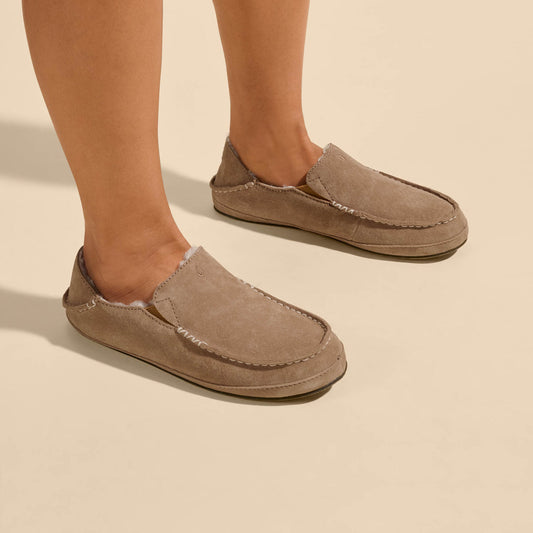 OluKai Women | Nohea Women's Leather Slippers - Tan