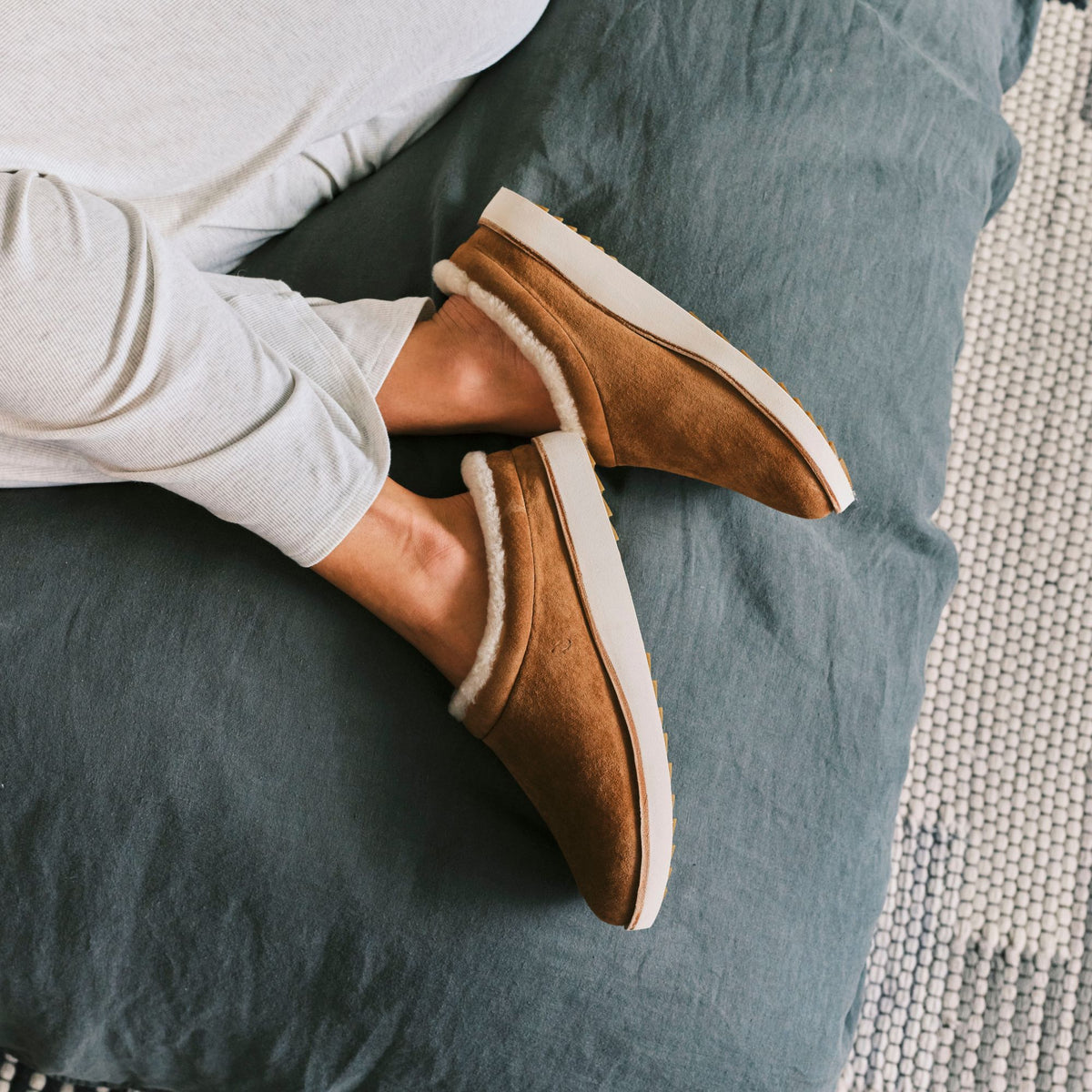 OluKai Women | Mani - Tan / Golden Sand