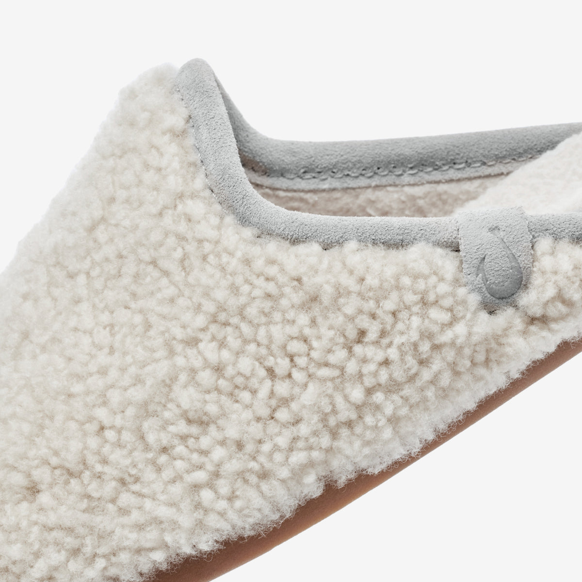 OluKai Women | Hale Mule - Tapa / Ash
