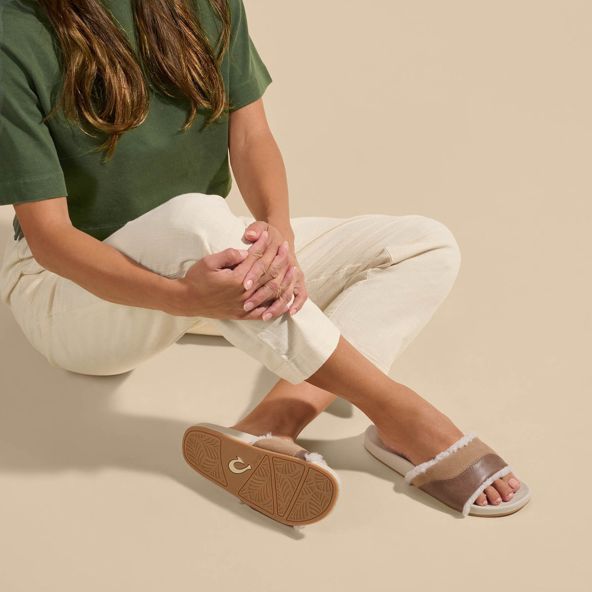 OluKai Women | Hō‘ala Slide Women’s Slide Slipper Sandals - Tan / Puka