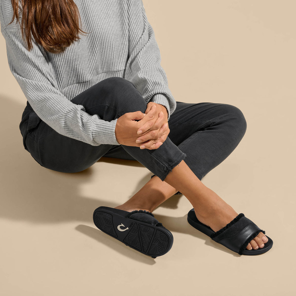OluKai Women | Hō‘ala Slide Women’s Slide Slipper Sandals - Black