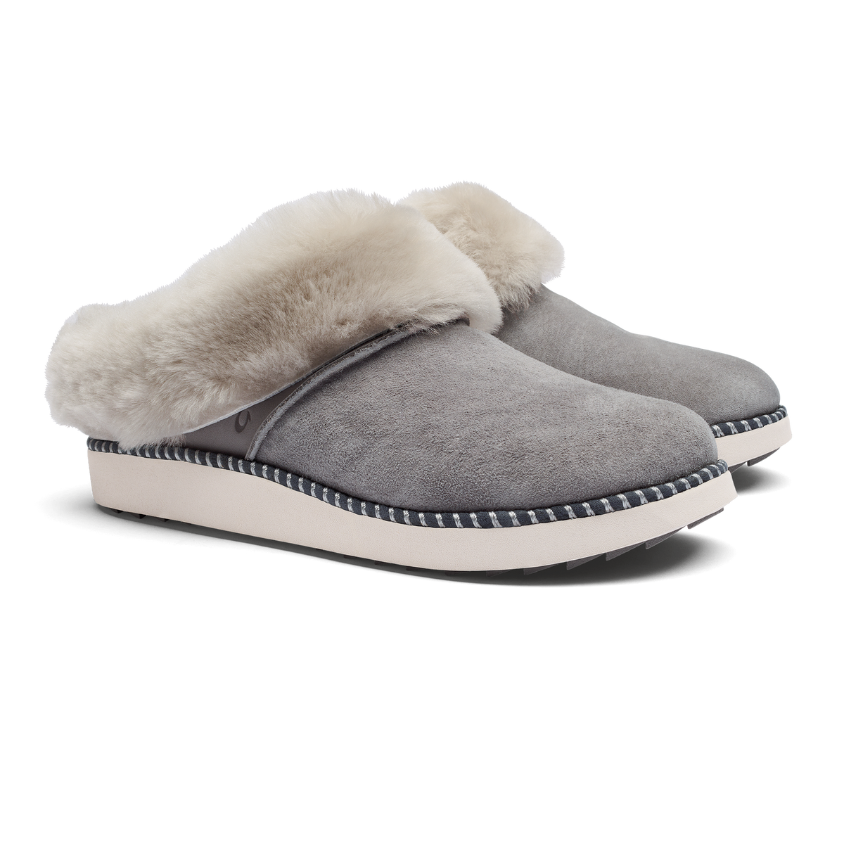 OluKai Women | Ku‘i Women’s Fuzzy Slip-On Slippers - Fog