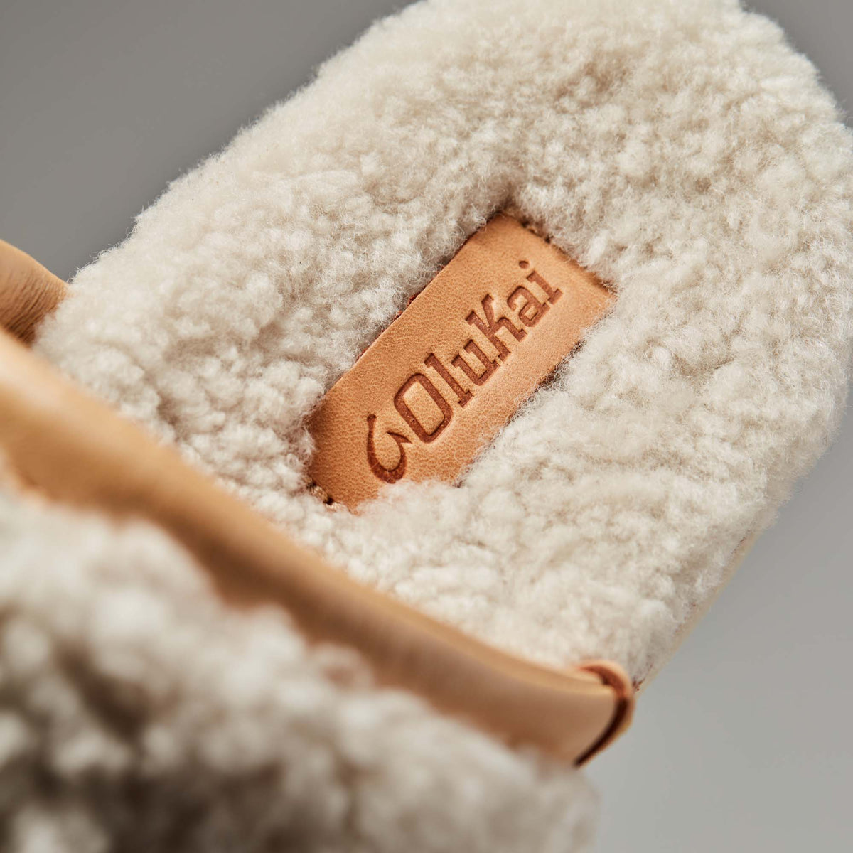 OluKai Women | Pūpū Mua Women’s Shearling Mule Slipper - Tapa