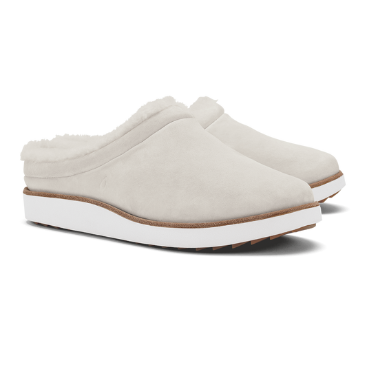OluKai Women | Mani - Puka / Golden Sand