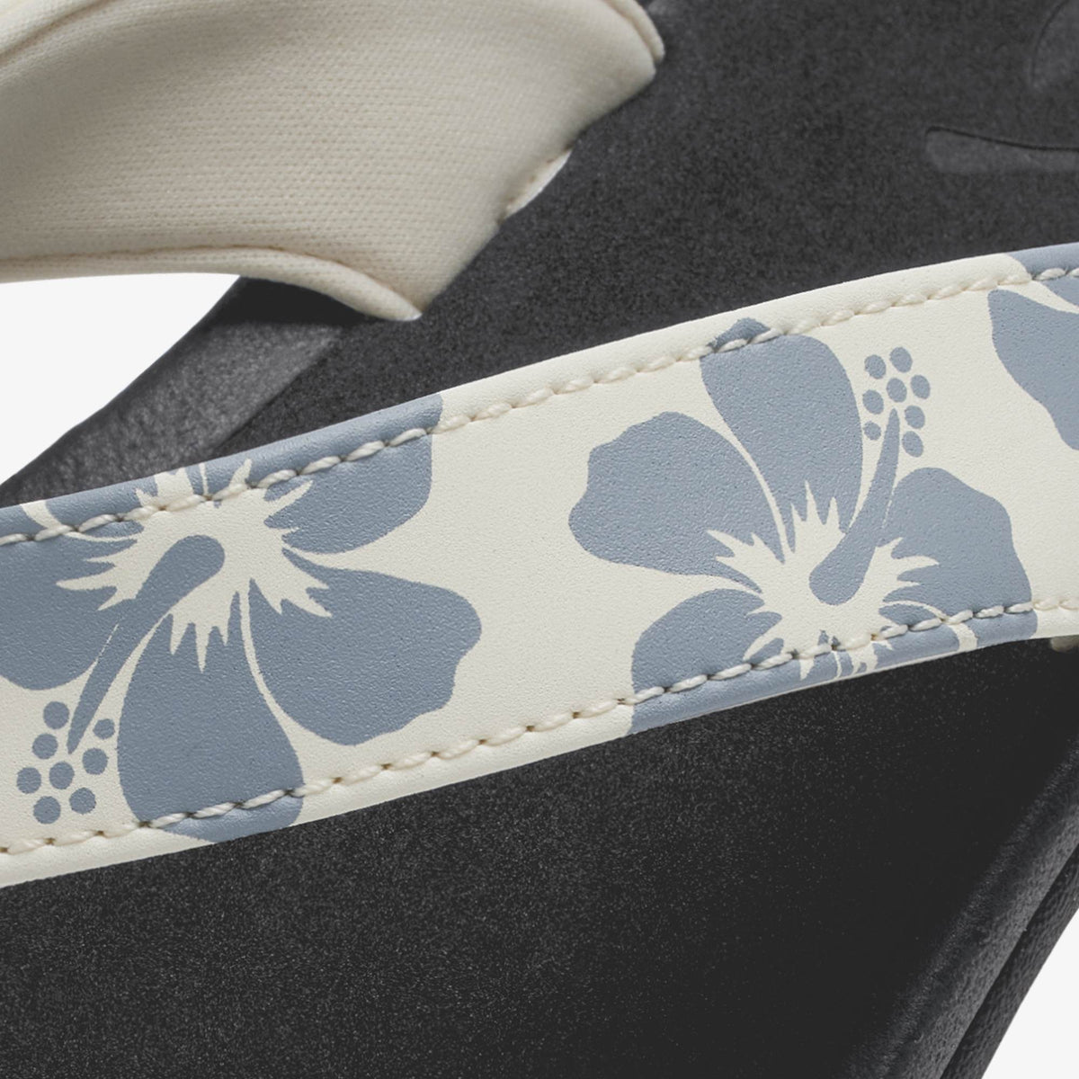 OluKai Women|New Arrivals | ‘Ohana - White Sand / Pua