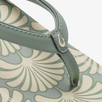 OluKai Women|New Arrivals | ‘Uiki - Silver Pine / Pa‘i