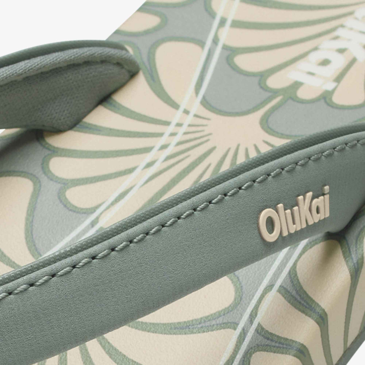 OluKai Women|New Arrivals | ‘Uiki - Silver Pine / Pa‘i