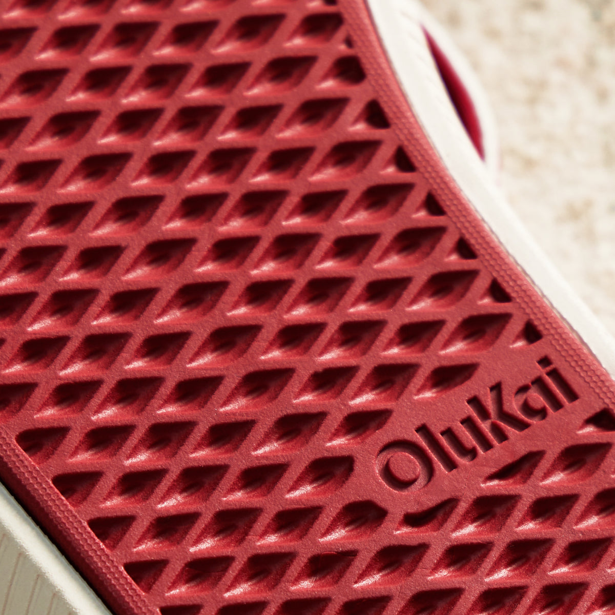 OluKai Women | Ulele - Off White / Deep Red