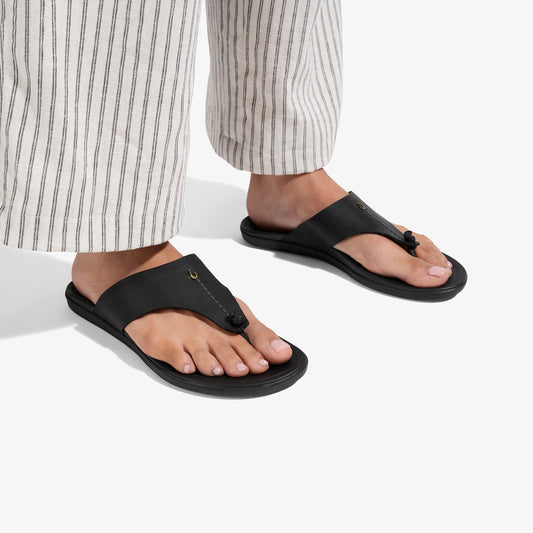OluKai Women|New Arrivals | Hoʻopio Mele - Black / Black