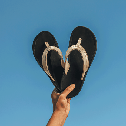 OluKai Women | OluKai ‘Ohana - Bubbly / Black | Women's Beach Sandals