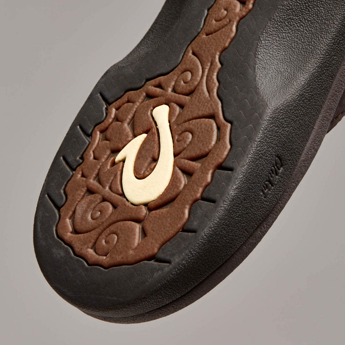 OluKai Women | ‘Ohana Women's Best Selling Beach Sandals - Dark Java