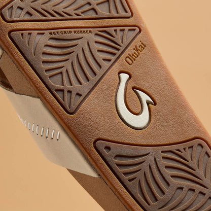 OluKai Women | Kipe‘a ‘Olu Women‘s Slide Sandals - Puka / Tan