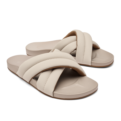 OluKai Women | Hila Women’s Beach Slide Sandals - Cloudy